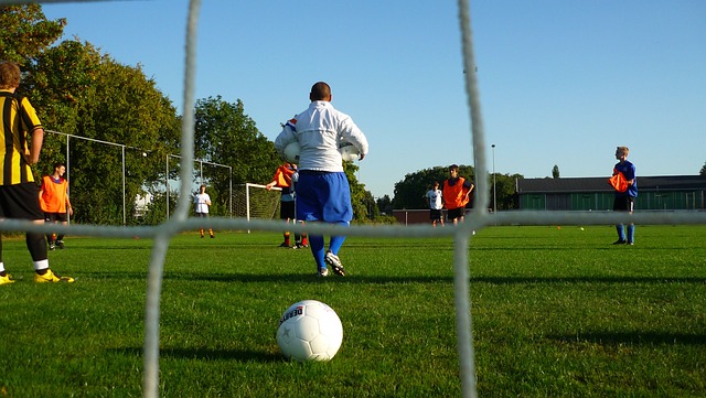 英超前四已鎖定三席！曼聯戰利物浦最後一席即將上演！紅魔平切爾西亦保前四！.