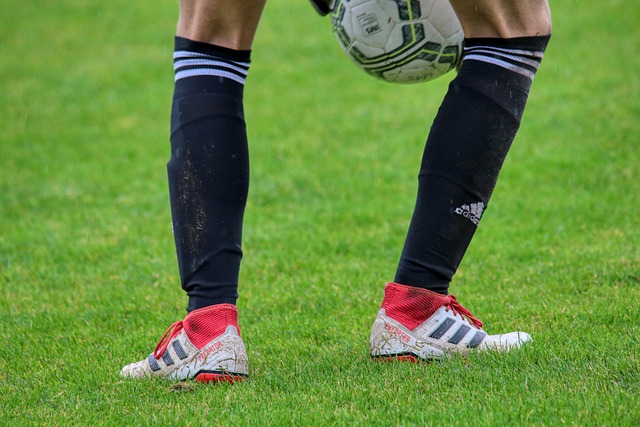 国王杯-费兰30分钟戴帽亚马尔建功 巴萨5-0晋级4强.